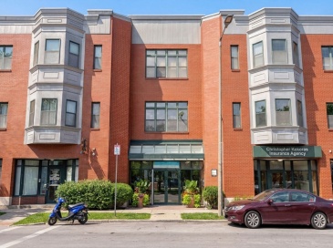 327 Centre St, Boston, Massachusetts, 2 Bedrooms Bedrooms, 4 Rooms Rooms,1 BathroomBathrooms,Residential,For Sale,Centre St,73474782