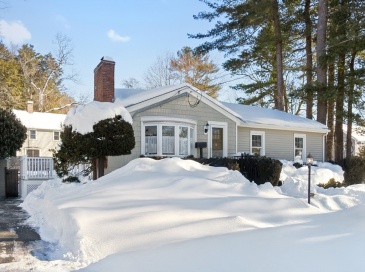 34 Foster Dr, Beverly, Massachusetts, 3 Bedrooms Bedrooms, 9 Rooms Rooms,2 BathroomsBathrooms,Residential,For Sale,Foster Dr,73476218
