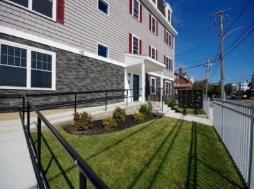 693 Western Ave, Lynn, Massachusetts, 2 Bedrooms Bedrooms, 4 Rooms Rooms,1 BathroomBathrooms,Residential Lease,For Rent,Western Ave,73484217