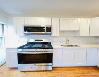 11 Franklin, Boston, Massachusetts, 2 Bedrooms Bedrooms, 4 Rooms Rooms,1 BathroomBathrooms,Residential Lease,For Rent,Franklin,73484216