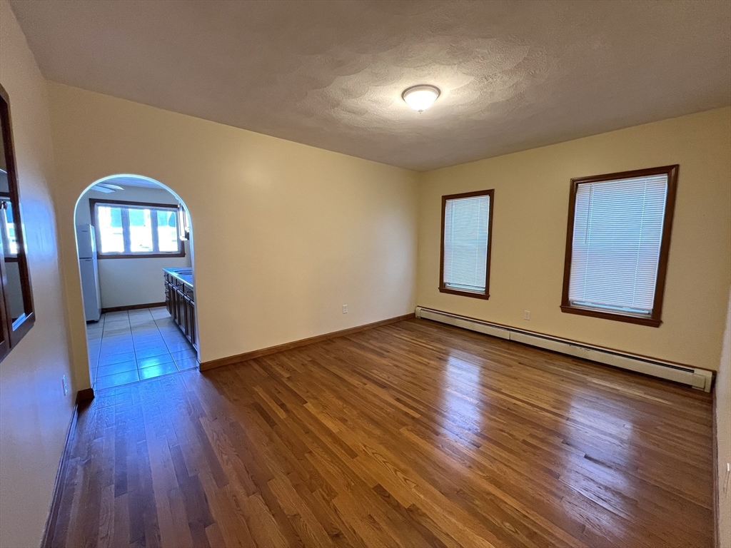 225 Holland St, Somerville, Massachusetts, 3 Bedrooms Bedrooms, 5 Rooms Rooms,1 BathroomBathrooms,Residential Lease,For Rent,Holland St,73484240