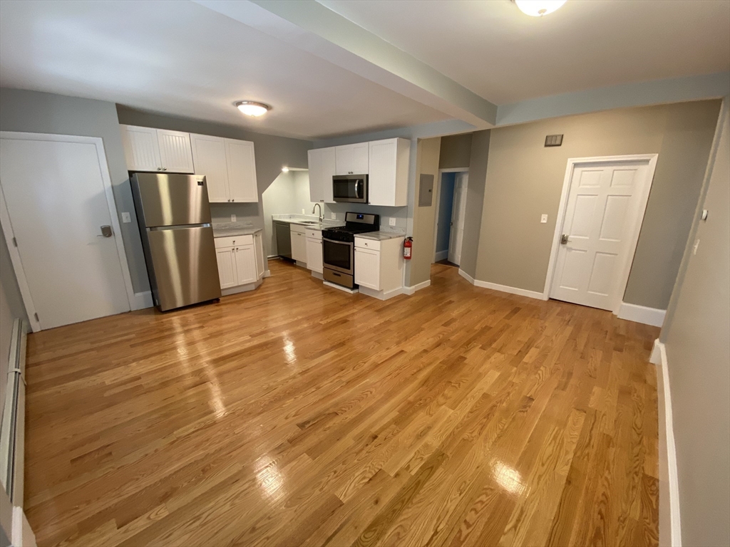 73 Hall Ave, Somerville, Massachusetts, 3 Bedrooms Bedrooms, 5 Rooms Rooms,1 BathroomBathrooms,Residential Lease,For Rent,Hall Ave,73484247