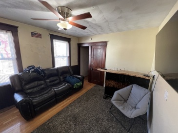 221 Holland St, Somerville, Massachusetts, 3 Bedrooms Bedrooms, 4 Rooms Rooms,1 BathroomBathrooms,Residential Lease,For Rent,Holland St,73484238