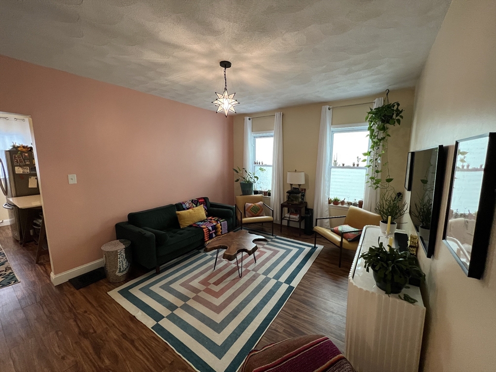 225 Holland St, Somerville, Massachusetts, 2 Bedrooms Bedrooms, 5 Rooms Rooms,1 BathroomBathrooms,Residential Lease,For Rent,Holland St,73484241