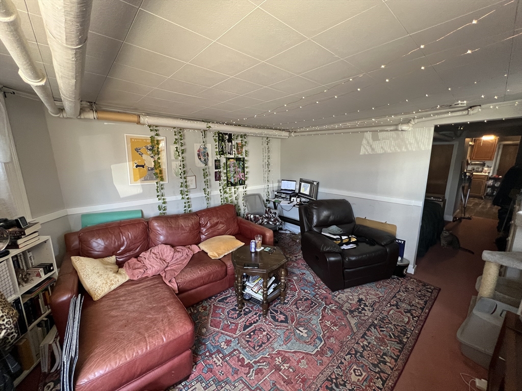29 Cameron Ave, Somerville, Massachusetts, 2 Rooms Rooms,1 BathroomBathrooms,Residential Lease,For Rent,Cameron Ave,73484252