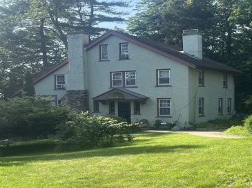 50 Mount Pleasant, Amherst, Massachusetts, 5 Bedrooms Bedrooms, 10 Rooms Rooms,2.5 BathroomsBathrooms,Residential,For Sale,Mount Pleasant,73484288