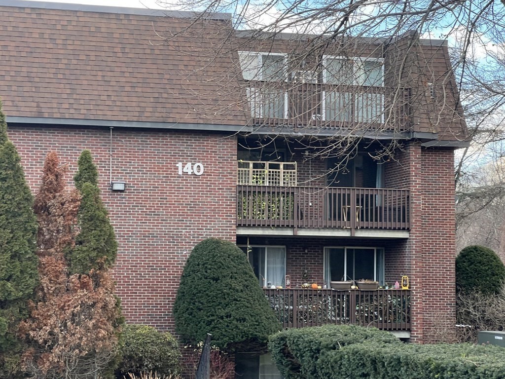 140 Kenrick St, Boston, Massachusetts, 1 Bedroom Bedrooms, 3 Rooms Rooms,1 BathroomBathrooms,Residential Lease,For Rent,Kenrick St,73484309