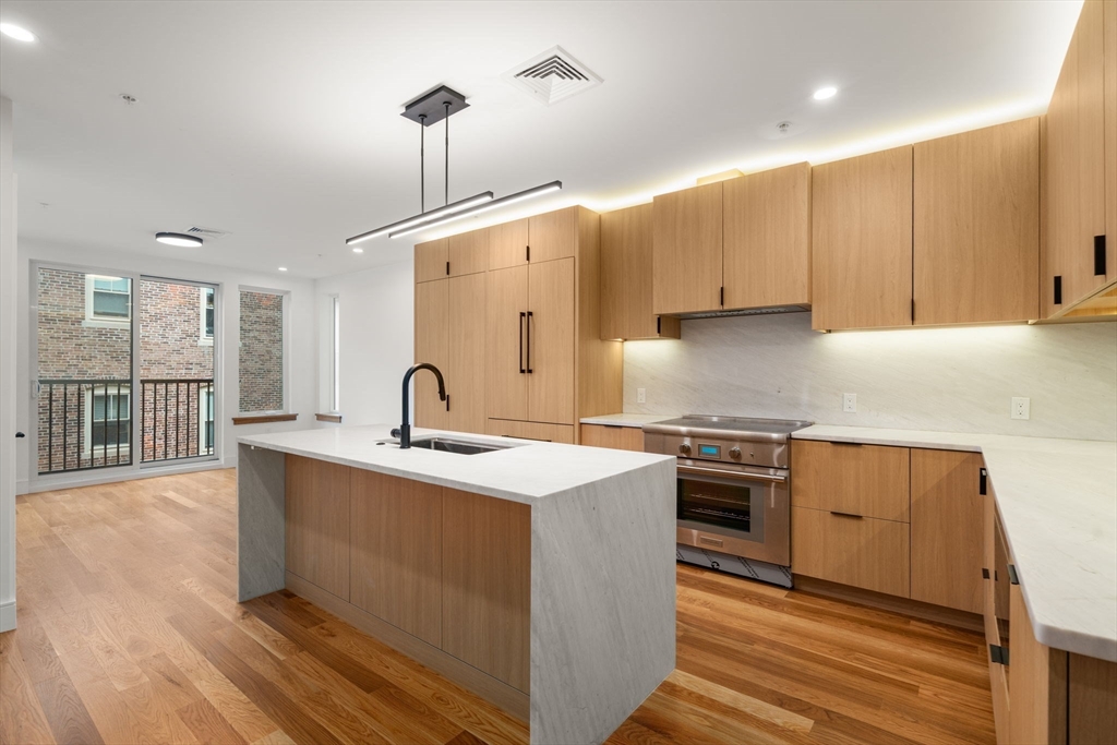 58 Kent, Brookline, Massachusetts, 2 Bedrooms Bedrooms, 4 Rooms Rooms,1 BathroomBathrooms,Residential,For Sale,Kent,73484426