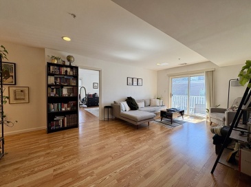 20 Cameron St, Brookline, Massachusetts, 2 Bedrooms Bedrooms, 4 Rooms Rooms,2 BathroomsBathrooms,Residential Lease,For Rent,Cameron St,73484441