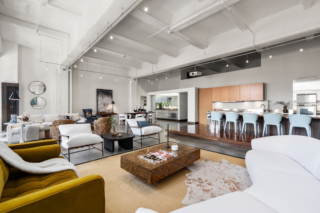 42 Chauncy Street, Boston, Massachusetts, 2 Bedrooms Bedrooms, 5 Rooms Rooms,3 BathroomsBathrooms,Residential,For Sale,Chauncy Street,73484460