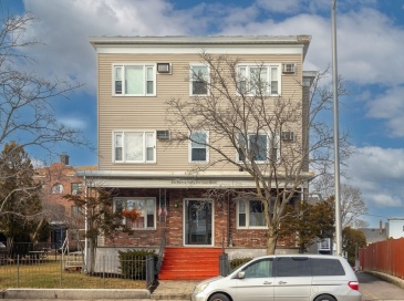 185 Lewis St, Lynn, Massachusetts, 1 Bedroom Bedrooms, 3 Rooms Rooms,1 BathroomBathrooms,Residential,For Sale,Lewis St,73467673