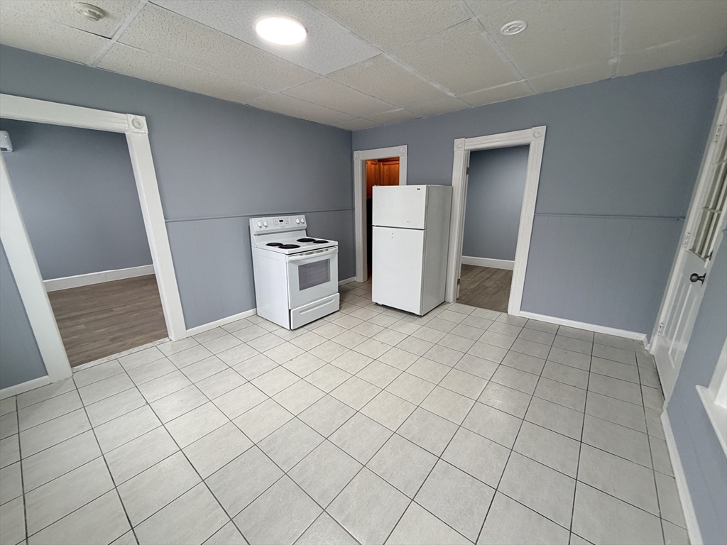 22 Knowlton St, Gardner, Massachusetts, 3 Bedrooms Bedrooms, 7 Rooms Rooms,1 BathroomBathrooms,Residential Lease,For Rent,Knowlton St,73484518