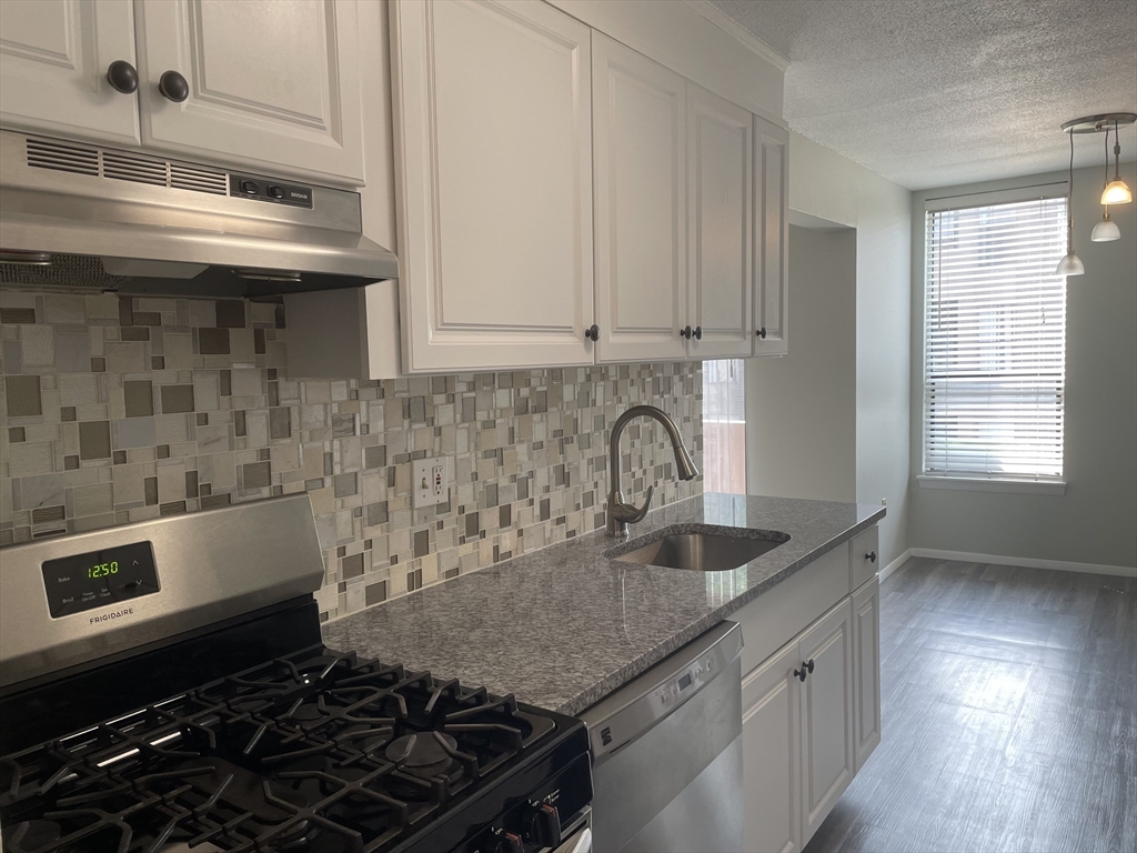 14 Shrewsbury Green Dr, Shrewsbury, Massachusetts, 2 Bedrooms Bedrooms, 4 Rooms Rooms,1 BathroomBathrooms,Residential Lease,For Rent,Shrewsbury Green Dr,73484517