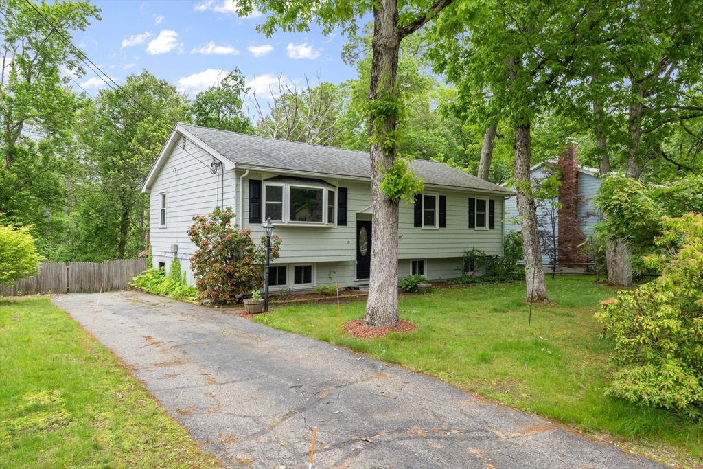 13 Karen Cir, Holliston, Massachusetts, 3 Bedrooms Bedrooms, 7 Rooms Rooms,1 BathroomBathrooms,Residential,For Sale,Karen Cir,73484520