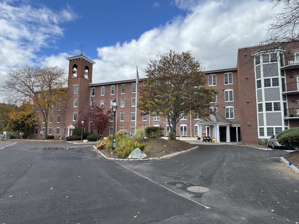 148 Main St, North Andover, Massachusetts, 2 Bedrooms Bedrooms, 7 Rooms Rooms,2 BathroomsBathrooms,Residential Lease,For Rent,Main St,73484527