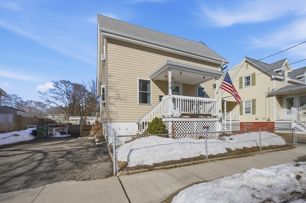 70 Wyman St, Lynn, Massachusetts, 3 Bedrooms Bedrooms, 6 Rooms Rooms,1 BathroomBathrooms,Residential,For Sale,Wyman St,73484490