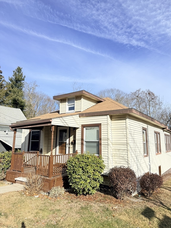 158 Union St, Randolph, Massachusetts, 2 Bedrooms Bedrooms, 5 Rooms Rooms,1 BathroomBathrooms,Residential,For Sale,Union St,73484557