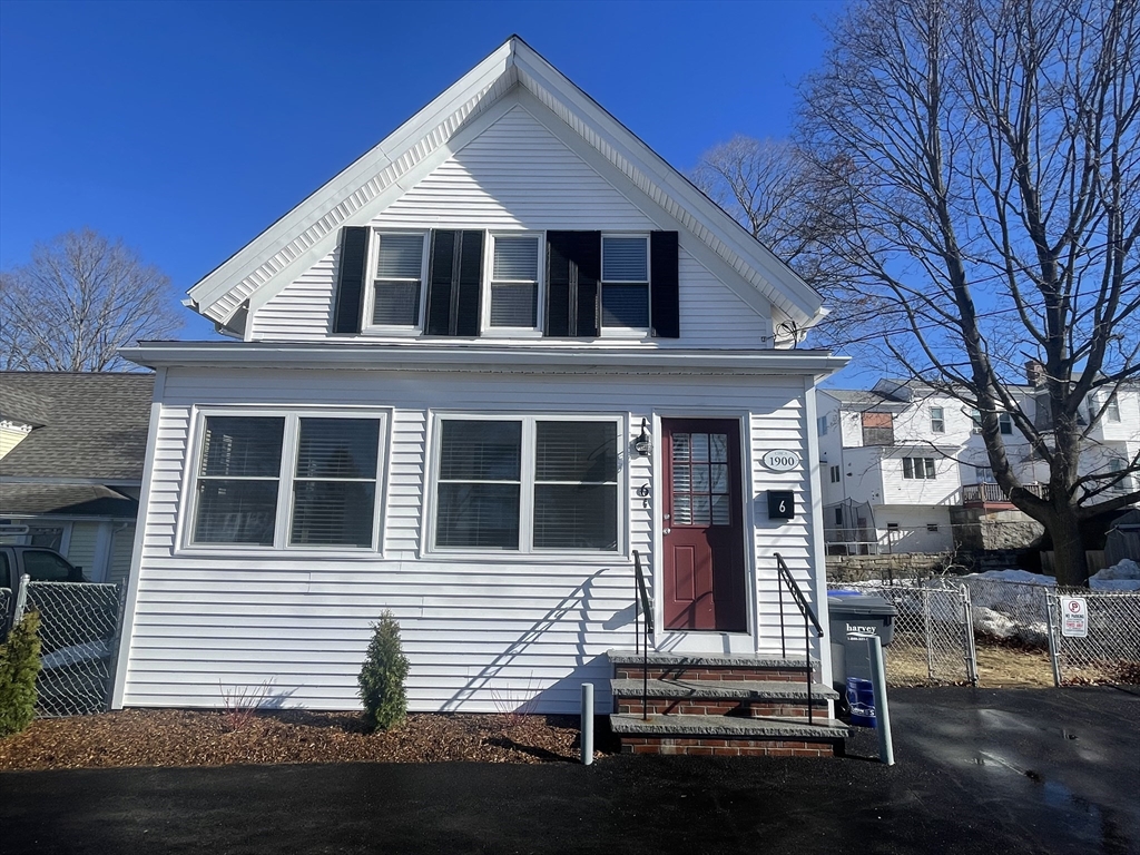 6 Poplar Street, Milford, Massachusetts, 4 Bedrooms Bedrooms, 7 Rooms Rooms,2 BathroomsBathrooms,Residential,For Sale,Poplar Street,73484554