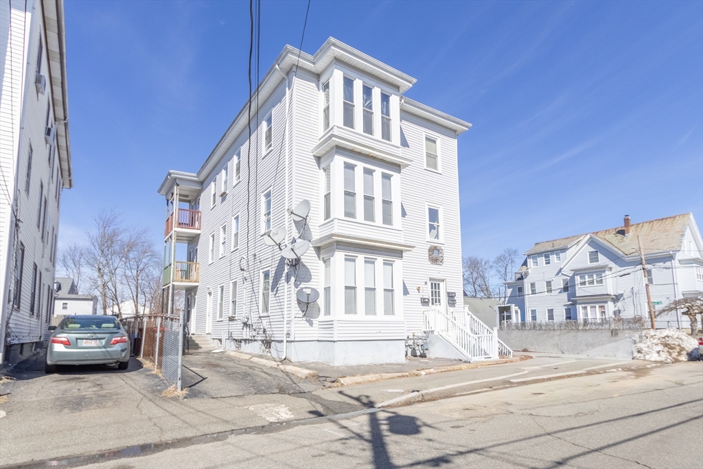 16 Hancock, Brockton, Massachusetts, 3 Bedrooms Bedrooms, 5 Rooms Rooms,1 BathroomBathrooms,Residential Lease,For Rent,Hancock,73484525