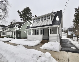 34 Castle Street, Springfield, Massachusetts, 3 Bedrooms Bedrooms, 6 Rooms Rooms,1.5 BathroomsBathrooms,Residential,For Sale,Castle Street,73484582