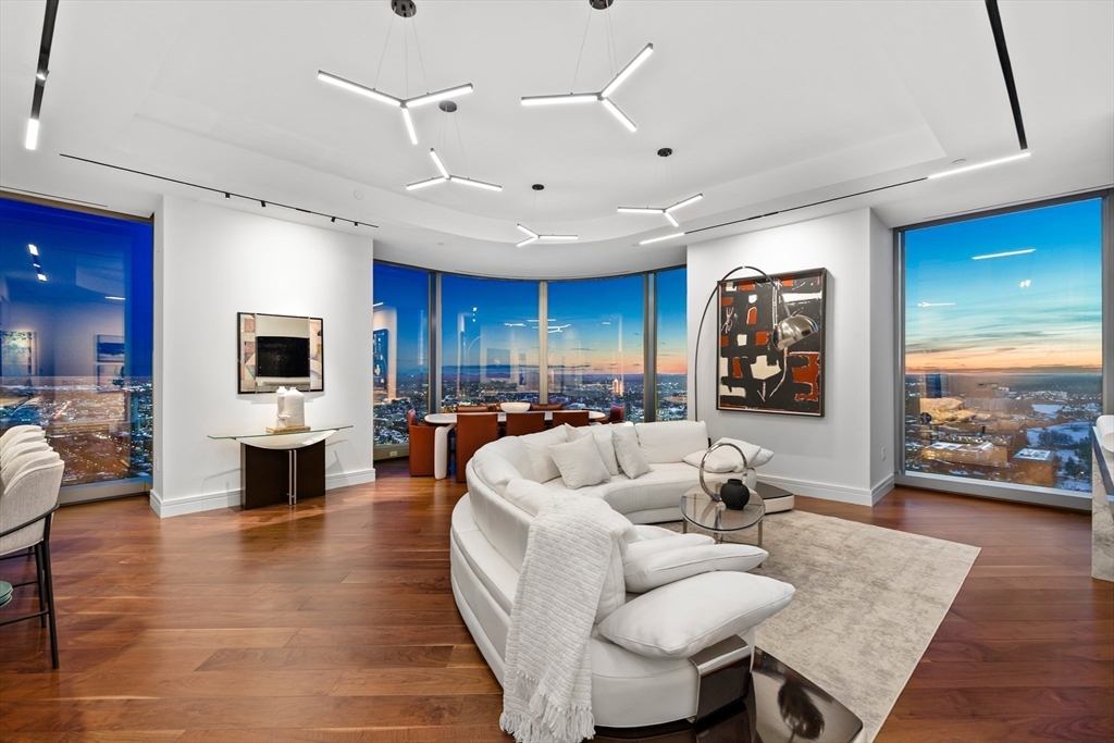 1 Dalton St, Boston, Massachusetts, 2 Bedrooms Bedrooms, 5 Rooms Rooms,2.5 BathroomsBathrooms,Residential,For Sale,Dalton St,73484603