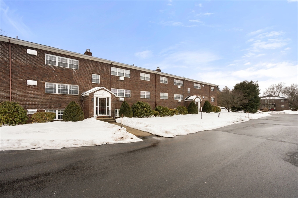 147 Milk St, Westborough, Massachusetts, 1 Bedroom Bedrooms, 4 Rooms Rooms,1 BathroomBathrooms,Residential,For Sale,Milk St,73484634
