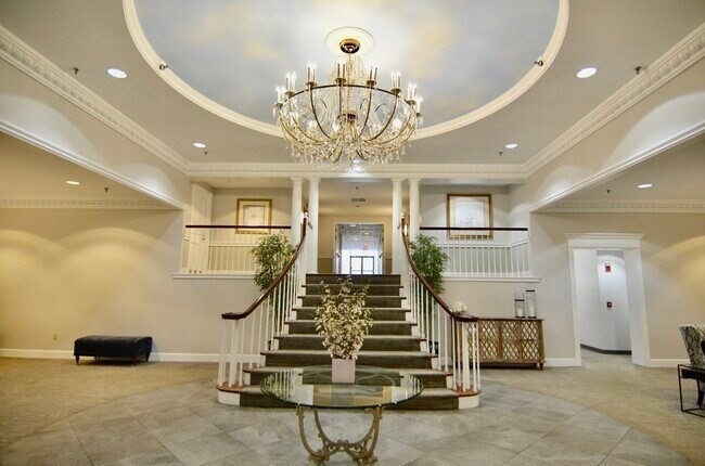 100 Marina Dr, Quincy, Massachusetts, 2 Bedrooms Bedrooms, 7 Rooms Rooms,2 BathroomsBathrooms,Residential Lease,For Rent,Marina Dr,73484474