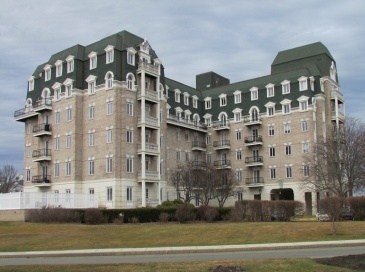 100 Marina Dr, Quincy, Massachusetts, 2 Bedrooms Bedrooms, 7 Rooms Rooms,2 BathroomsBathrooms,Residential Lease,For Rent,Marina Dr,73484474
