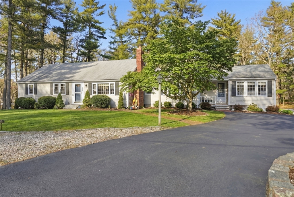 738 Mayflower Street, Duxbury, Massachusetts, 3 Bedrooms Bedrooms, 9 Rooms Rooms,1.5 BathroomsBathrooms,Residential,For Sale,Mayflower Street,73484667