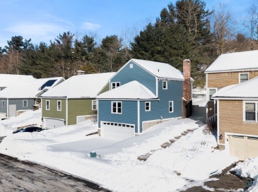 7 Valleyview Court, Fitchburg, Massachusetts, 4 Bedrooms Bedrooms, 7 Rooms Rooms,2 BathroomsBathrooms,Residential,For Sale,Valleyview Court,73472865
