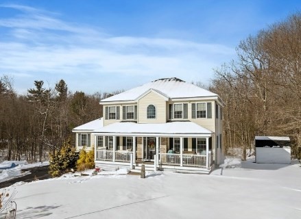 717 Wachusett St, Leominster, Massachusetts, 3 Bedrooms Bedrooms, 8 Rooms Rooms,2.5 BathroomsBathrooms,Residential,For Sale,Wachusett St,73473417