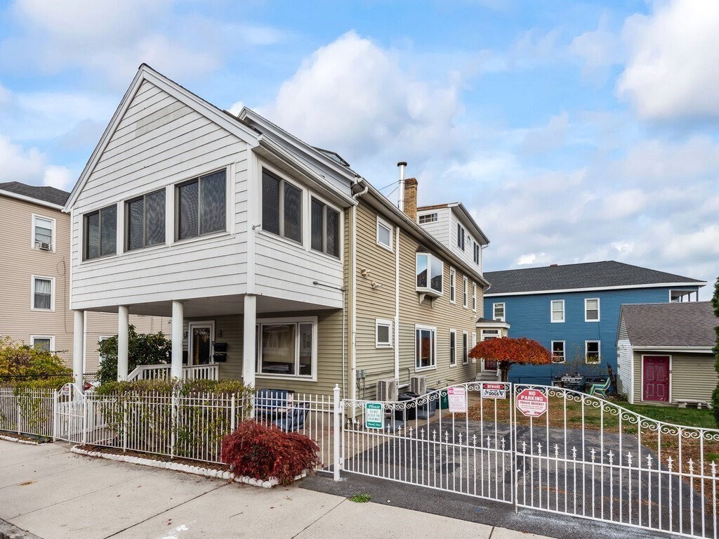 59 Barclay St, Worcester, Massachusetts, 5 Bedrooms Bedrooms, 14 Rooms Rooms,3 BathroomsBathrooms,Residential Income,For Sale,Barclay St,73457151