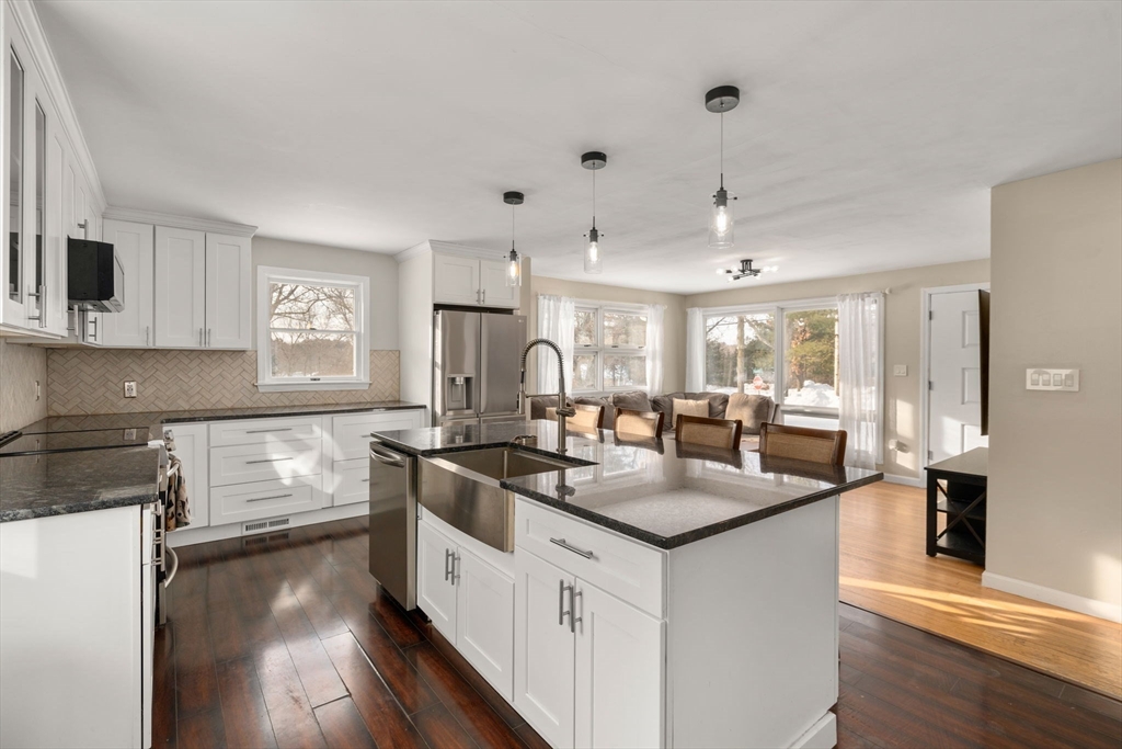 48 Butler St, Salem, New Hampshire, 3 Bedrooms Bedrooms, 6 Rooms Rooms,1 BathroomBathrooms,Residential,For Sale,Butler St,73472625