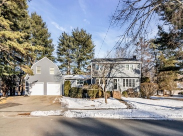 13 Morningside Dr, Beverly, Massachusetts, 3 Bedrooms Bedrooms, 7 Rooms Rooms,2.5 BathroomsBathrooms,Residential,For Sale,Morningside Dr,73474191