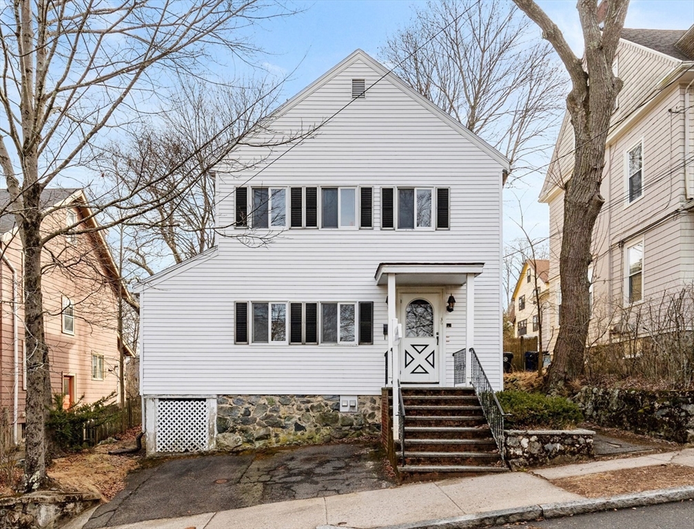 36 Dundee Rd, Arlington, Massachusetts, 3 Bedrooms Bedrooms, 9 Rooms Rooms,2 BathroomsBathrooms,Residential Income,For Sale,Dundee Rd,73470299