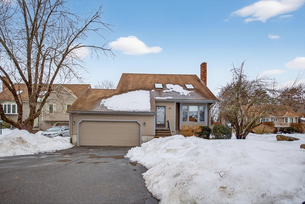 72 Copperwood Dr, Stoughton, Massachusetts, 2 Bedrooms Bedrooms, 6 Rooms Rooms,3.5 BathroomsBathrooms,Residential,For Sale,Copperwood Dr,73484854