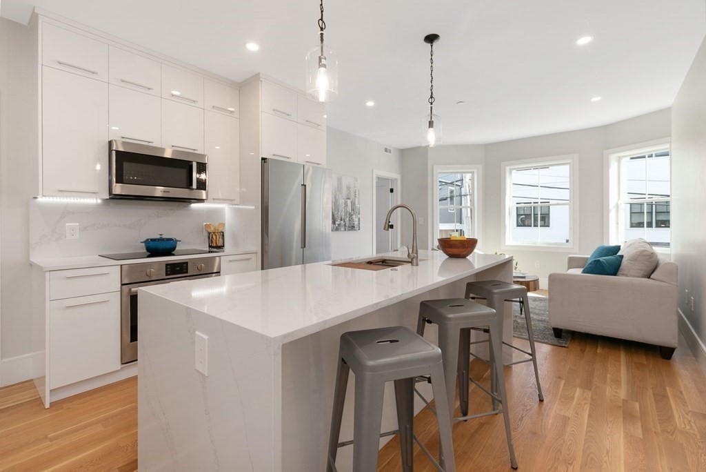 23 Berkshire St, Cambridge, Massachusetts, 3 Bedrooms Bedrooms, 4 Rooms Rooms,2 BathroomsBathrooms,Residential Lease,For Rent,Berkshire St,73484681