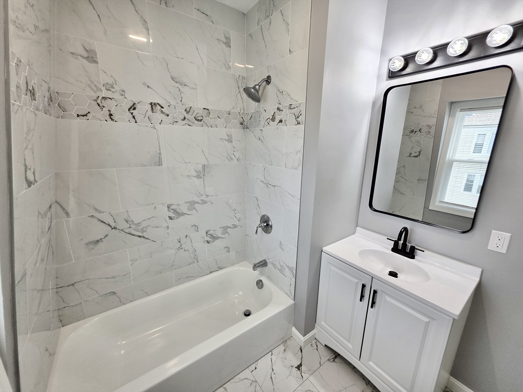 73 Vernon St, Providence, Rhode Island, 3 Bedrooms Bedrooms, 6 Rooms Rooms,1 BathroomBathrooms,Residential Lease,For Rent,Vernon St,73484942