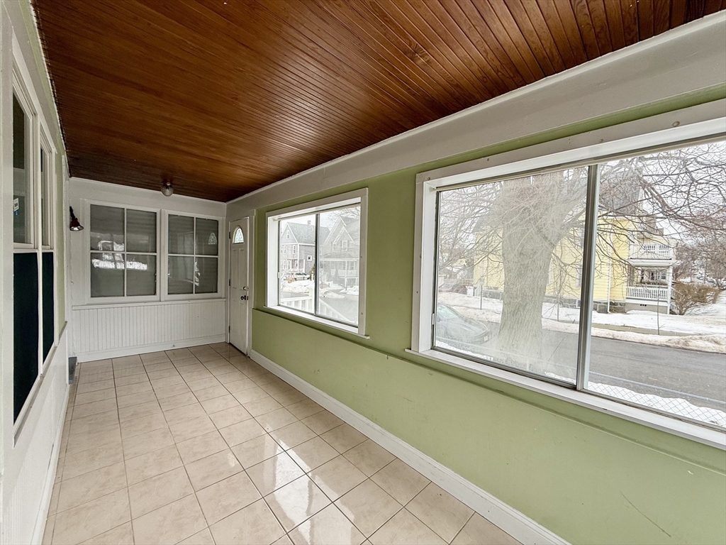 113 Elmwood Ave, Quincy, Massachusetts, 3 Bedrooms Bedrooms, 5 Rooms Rooms,1 BathroomBathrooms,Residential Lease,For Rent,Elmwood Ave,73484702