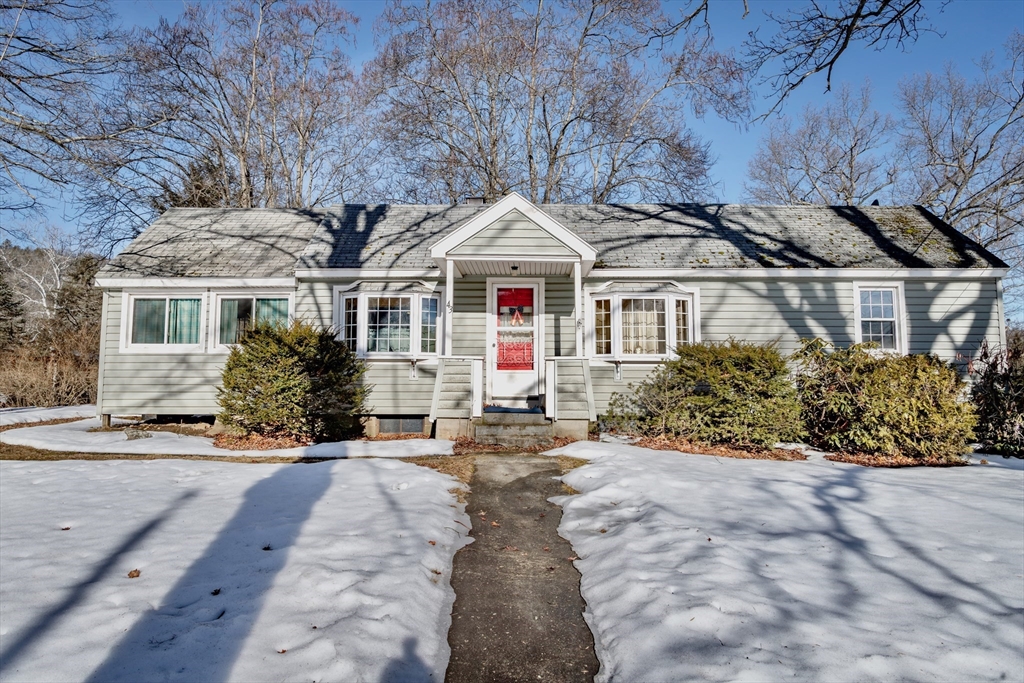 43 Northwest Road, Westfield, Massachusetts, 3 Bedrooms Bedrooms, 6 Rooms Rooms,1 BathroomBathrooms,Residential,For Sale,Northwest Road,73484719