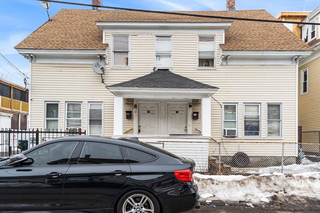 29-31 Washington St, Lawrence, Massachusetts, 8 Bedrooms Bedrooms, 12 Rooms Rooms,2 BathroomsBathrooms,Residential Income,For Sale,Washington St,73484963