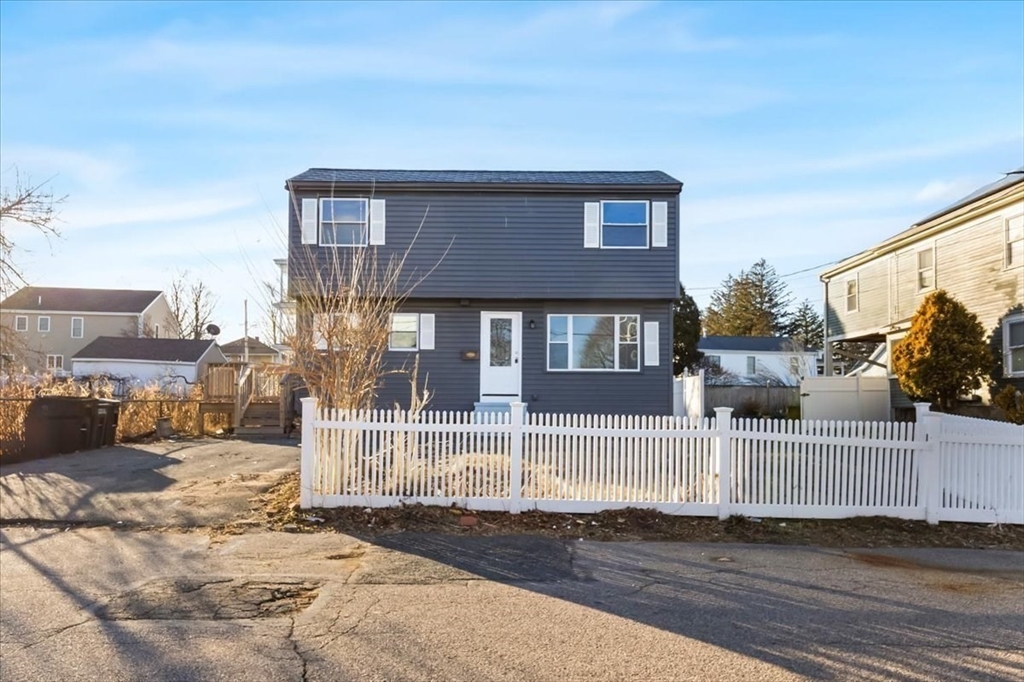 16 Olive, Brockton, Massachusetts, 4 Bedrooms Bedrooms, 8 Rooms Rooms,2 BathroomsBathrooms,Residential,For Sale,Olive,73484734