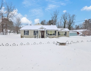 329 North Main St, Sharon, Massachusetts, 3 Bedrooms Bedrooms, 7 Rooms Rooms,1 BathroomBathrooms,Residential,For Sale,North Main St,73480536