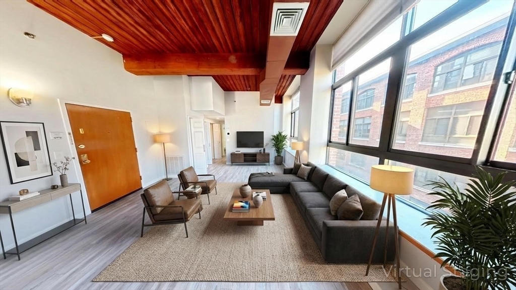 10 Linwood St, Malden, Massachusetts, 2 Bedrooms Bedrooms, 5 Rooms Rooms,1.5 BathroomsBathrooms,Residential,For Sale,Linwood St,73484687