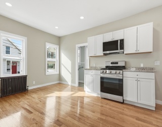 116 Coburn, Lowell, Massachusetts, 5 Bedrooms Bedrooms, 14 Rooms Rooms,2.5 BathroomsBathrooms,Residential Lease,For Rent,Coburn,73484758