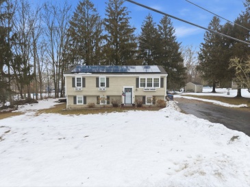 51 Newton St, Westport, Massachusetts, 4 Bedrooms Bedrooms, 10 Rooms Rooms,2 BathroomsBathrooms,Residential,For Sale,Newton St,73484791