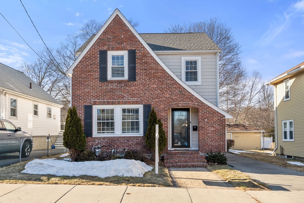 76 Lasell St., Boston, Massachusetts, 3 Bedrooms Bedrooms, 7 Rooms Rooms,1.5 BathroomsBathrooms,Residential,For Sale,Lasell St.,73484823