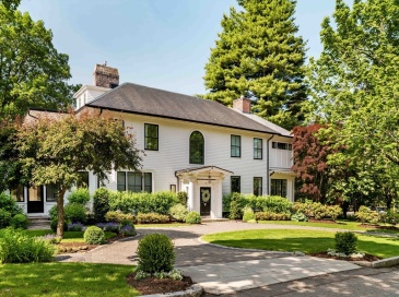 15 Farlow Rd, Newton, Massachusetts, 6 Bedrooms Bedrooms, 14 Rooms Rooms,7 BathroomsBathrooms,Residential,For Sale,Farlow Rd,73484821