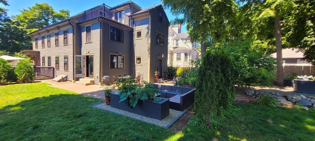 32 Buffum St, Salem, Massachusetts, 2 Bedrooms Bedrooms, 6 Rooms Rooms,2.5 BathroomsBathrooms,Residential,For Sale,Buffum St,73484845