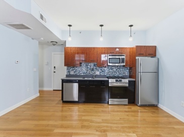534 Main St, Melrose, Massachusetts, 1 Bedroom Bedrooms, 3 Rooms Rooms,1 BathroomBathrooms,Residential,For Sale,Main St,73484849